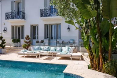 6 Bedroom(s) - 6 Bathroom(s) - 1,069m² land for sale in Alpes-Maritimes, Provence-Alpes-Côte-d'Azur, France - FrenchPropertyPortal.com Villefranche, Cap Ferrat Area for sale for 3,690,000€ in Alpes-Maritimes, Provence-Alpes-Côte-d'Azur