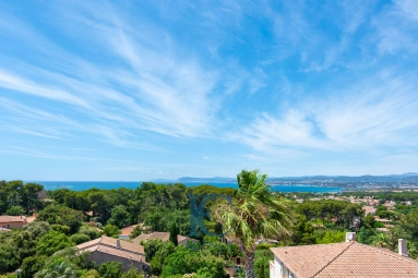 4 Bedroom(s) - 2 Bathroom(s) - 1,259m² land for sale in Var, Provence-Alpes-Côte-d\'Azur, France - FrenchPropertyPortal.com Provence Coast (Cassis to Cavalaire) for sale for 1,399,000€ in Var, Provence-Alpes-Côte-d\'Azur