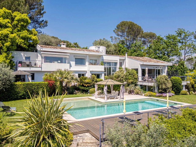 6 Bedroom(s) - 5 Bathroom(s) - 3,600m² land for sale in Alpes-Maritimes, Provence-Alpes-Côte-d'Azur, France - FrenchPropertyPortal.com Mougins, Valbonne, Grasse Area for sale for 3,900,000€ in Alpes-Maritimes, Provence-Alpes-Côte-d'Azur