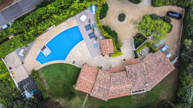 7 Bedroom(s) - 5 Bathroom(s) - 3,195m² land for sale in Alpes-Maritimes, Provence-Alpes-Côte-d'Azur, France - FrenchPropertyPortal.com Mougins, Valbonne, Grasse Area for sale for 3,950,000€ in Alpes-Maritimes, Provence-Alpes-Côte-d'Azur