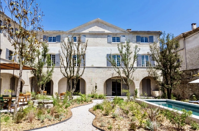 Alpilles (Saint Remy, Maussane, Arles) for sale for 4,400,000&euro; in Bouches-du-Rhône, Provence-Alpes-Côte-d'Azur