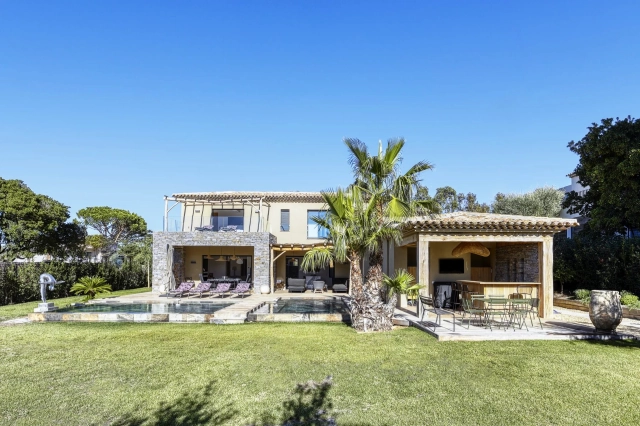 5 Bedroom(s) - 5 Bathroom(s) - 1,493m² land for sale in Var, Provence-Alpes-Côte-d\'Azur, France - FrenchPropertyPortal.com St. Tropez, Grimaud Area for sale for 8,080,000€ in Var, Provence-Alpes-Côte-d\'Azur
