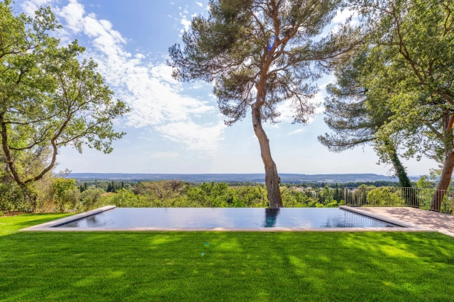 6 Bedroom(s) - 5 Bathroom(s) - 29,300m² land for sale in Bouches-du-Rhône, Provence-Alpes-Côte-d'Azur, France - FrenchPropertyPortal.com Aix en Provence Area for sale for 5,650,000€ in Bouches-du-Rhône, Provence-Alpes-Côte-d'Azur