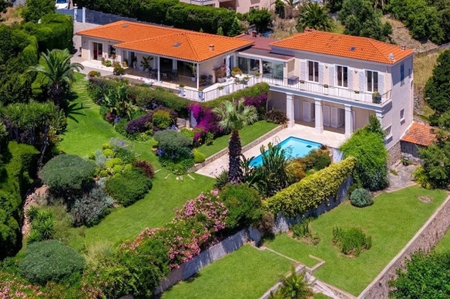 5 Bedroom(s) - 4 Bathroom(s) - 1,500m² land for sale in Alpes-Maritimes, Provence-Alpes-Côte-d'Azur, France - FrenchPropertyPortal.com Cannes Area for sale for 5,600,000€ in Alpes-Maritimes, Provence-Alpes-Côte-d'Azur