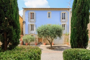 6 Bedroom(s) - 5 Bathroom(s) - 3,135m² land for sale in Var, Provence-Alpes-Côte-d\'Azur, France - FrenchPropertyPortal.com Var Countryside (Fayence, Lorgues, Cotignac) for sale for 1,400,000€ in Var, Provence-Alpes-Côte-d\'Azur