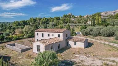 5 Bedroom(s) - 5 Bathroom(s) - 2,316m² land for sale in Bouches-du-Rhône, Provence-Alpes-Côte-d'Azur, France - FrenchPropertyPortal.com Alpilles (Saint Remy, Maussane, Arles) for sale for 1,599,000€ in Bouches-du-Rhône, Provence-Alpes-Côte-d'Azur