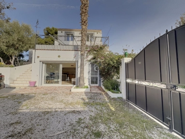 Provence Coast (Cassis to Cavalaire) for sale for 759,000&euro; in Var, Provence-Alpes-Côte-d\'Azur
