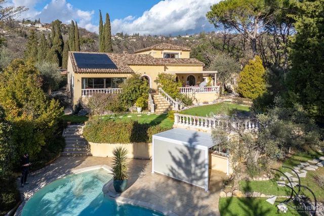 6 Bedroom(s) - 6 Bathroom(s) - 4,710m² land for sale in Var, Provence-Alpes-Côte-d\'Azur, France - FrenchPropertyPortal.com Var Countryside (Fayence, Lorgues, Cotignac) for sale for 2,350,000€ in Var, Provence-Alpes-Côte-d\'Azur