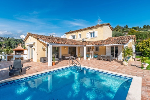 6 Bedroom(s) - 4 Bathroom(s) - 1,156m² land for sale in Alpes-Maritimes, Provence-Alpes-Côte-d'Azur, France - FrenchPropertyPortal.com Mougins, Valbonne, Grasse Area for sale for 1,100,000€ in Alpes-Maritimes, Provence-Alpes-Côte-d'Azur