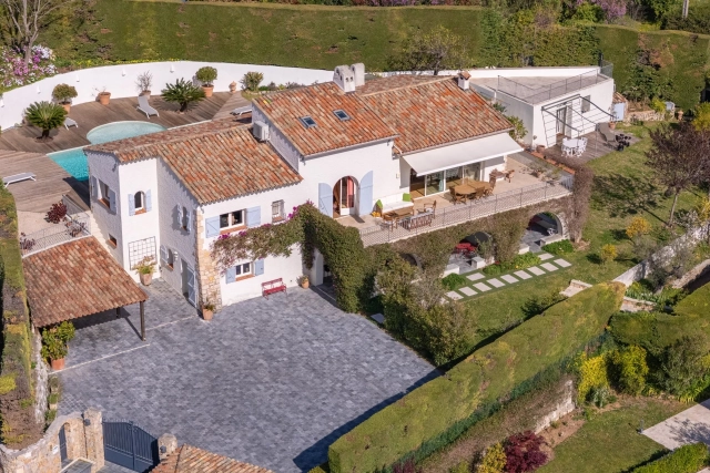 6 Bedroom(s) - 6 Bathroom(s) - 1,739m² land for sale in Alpes-Maritimes, Provence-Alpes-Côte-d'Azur, France - FrenchPropertyPortal.com Antibes Area for sale for 3,450,000€ in Alpes-Maritimes, Provence-Alpes-Côte-d'Azur