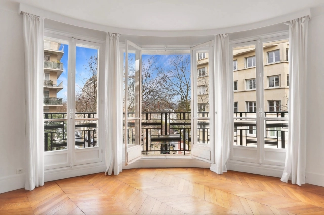 4 Bedroom(s) - 2 Bathroom(s) - 0 m² land for sale in Paris, Ile-de-France, France - FrenchPropertyPortal.com Golden Triangle - Trocadéro (8th - 16th) for sale for 2,300,000€ in Paris, Ile-de-France