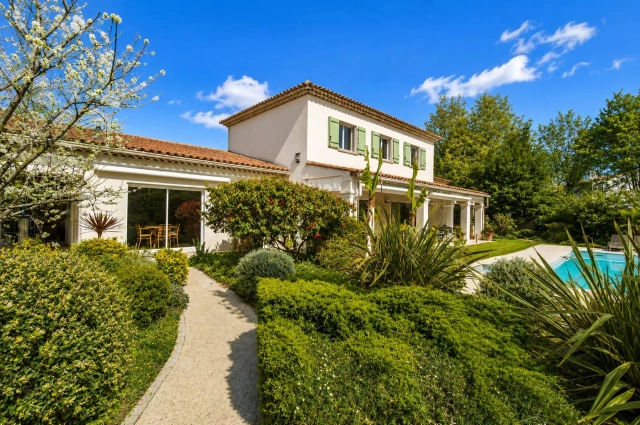 Mougins, Valbonne, Grasse Area for sale for 1,490,000&euro; in Alpes-Maritimes, Provence-Alpes-Côte-d'Azur