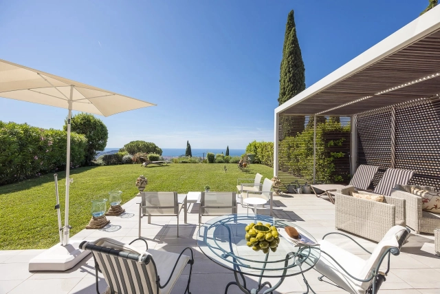 4 Bedroom(s) - 4 Bathroom(s) - 537m² land for sale in Alpes-Maritimes, Provence-Alpes-Côte-d'Azur, France - FrenchPropertyPortal.com Nice Area for sale for 2,990,000€ in Alpes-Maritimes, Provence-Alpes-Côte-d'Azur