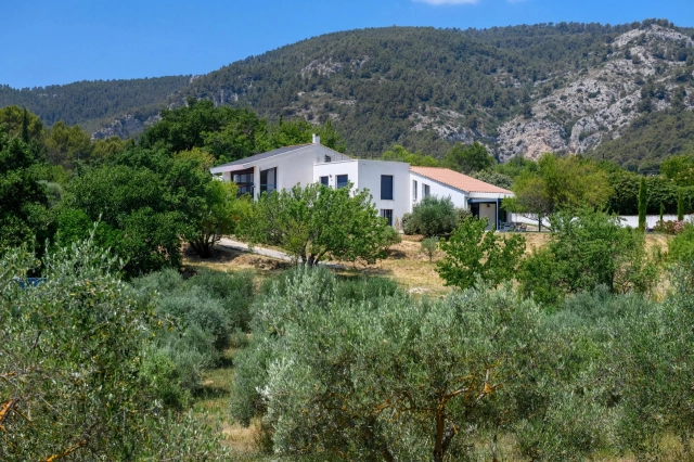 4 Bedroom(s) - 2 Bathroom(s) - 17,065m² land for sale in Var, Provence-Alpes-Côte-d\'Azur, France - FrenchPropertyPortal.com Marseille & Cote Bleu for sale for 2,290,000€ in Var, Provence-Alpes-Côte-d\'Azur