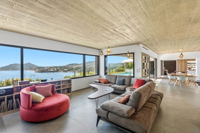 St Raphaël, Ste Maxime Area for sale for 4,350,000&euro; in Var, Provence-Alpes-Côte-d\'Azur
