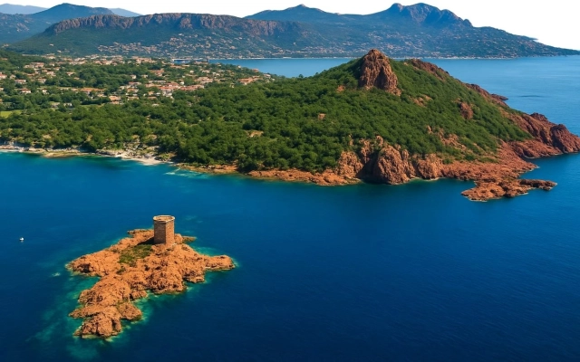 St Raphaël, Ste Maxime Area for sale for 11,000,000&euro; in Var, Provence-Alpes-Côte-d\'Azur
