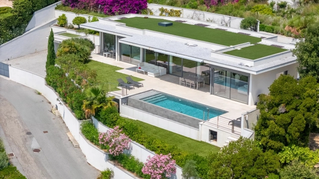 St Raphaël, Ste Maxime Area for sale for 2,690,000&euro; in Var, Provence-Alpes-Côte-d\'Azur