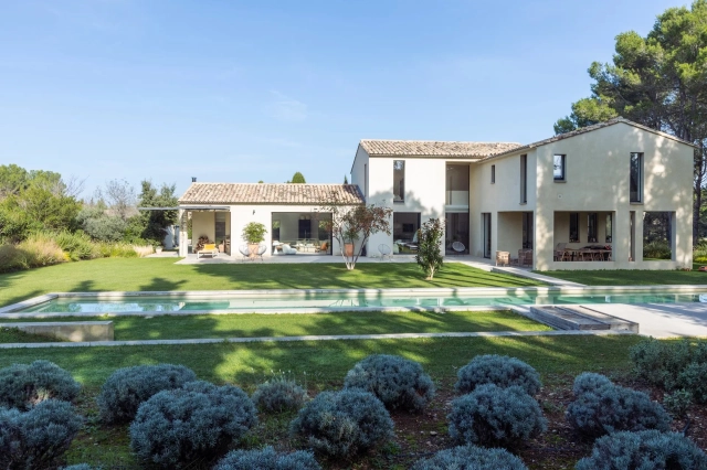 4 Bedroom(s) - 3 Bathroom(s) - 2,800m² land for sale in Bouches-du-Rhône, Provence-Alpes-Côte-d'Azur, France - FrenchPropertyPortal.com Alpilles (Saint Remy, Maussane, Arles) for sale for 3,750,000€ in Bouches-du-Rhône, Provence-Alpes-Côte-d'Azur