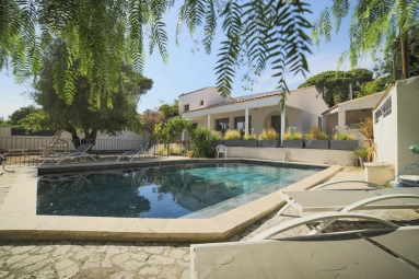 3 Bedroom(s) - 2 Bathroom(s) - 480m² land for sale in Var, Provence-Alpes-Côte-d\'Azur, France - FrenchPropertyPortal.com Provence Coast (Cassis to Cavalaire) for sale for 1,375,000€ in Var, Provence-Alpes-Côte-d\'Azur