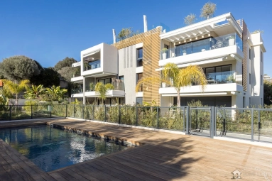 Antibes Area for sale for 1,050,000&euro; in Alpes-Maritimes, Provence-Alpes-Côte-d'Azur