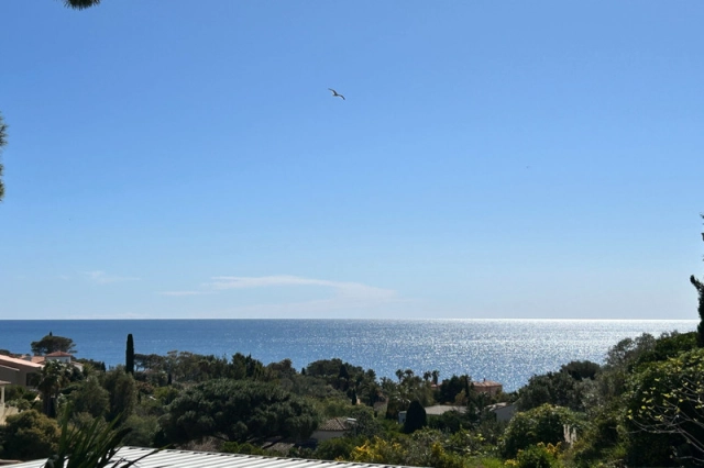 St Raphaël, Ste Maxime Area for sale for 1,090,000&euro; in Var, Provence-Alpes-Côte-d\'Azur