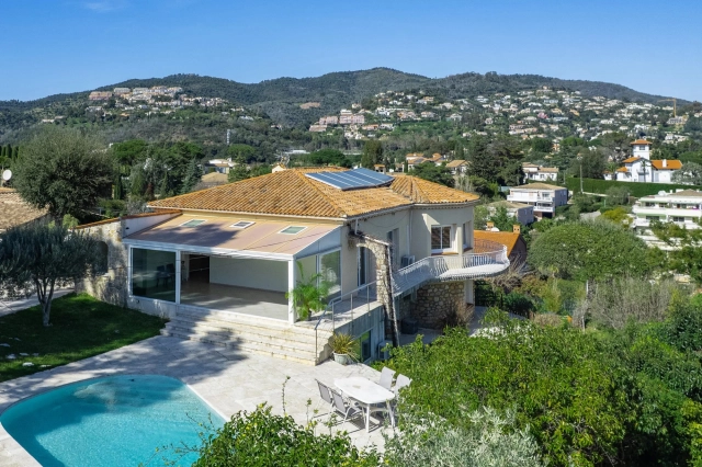 4 Bedroom(s) - 2 Bathroom(s) - 1,272m² land for sale in Alpes-Maritimes, Provence-Alpes-Côte-d'Azur, France - FrenchPropertyPortal.com Cannes Area for sale for 1,395,000€ in Alpes-Maritimes, Provence-Alpes-Côte-d'Azur