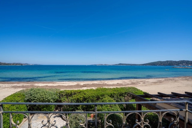 6 Bedroom(s) - 6 Bathroom(s) - 150m² land for sale in Var, Provence-Alpes-Côte-d\'Azur, France - FrenchPropertyPortal.com St Raphaël, Ste Maxime Area for sale for 3,100,000€ in Var, Provence-Alpes-Côte-d\'Azur