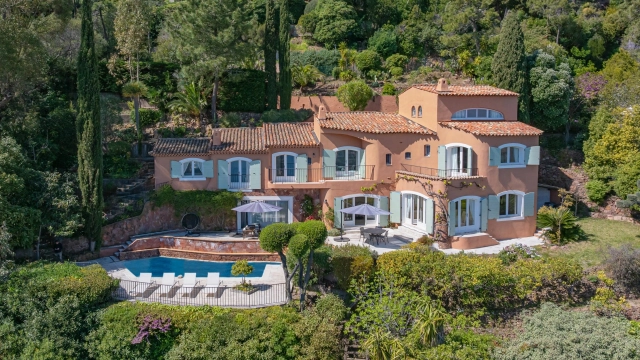 3 Bedroom(s) - 3 Bathroom(s) - 1,435m² land for sale in Alpes-Maritimes, Provence-Alpes-Côte-d'Azur, France - FrenchPropertyPortal.com Cannes Area for sale for 1,990,000€ in Alpes-Maritimes, Provence-Alpes-Côte-d'Azur