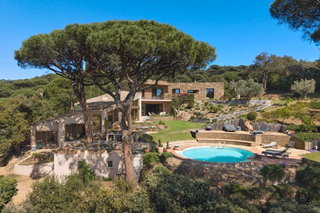6 Bedroom(s) - 5 Bathroom(s) - 8,017m² land for sale in Var, Provence-Alpes-Côte-d\'Azur, France - FrenchPropertyPortal.com St. Tropez, Grimaud Area for sale for 5,480,000€ in Var, Provence-Alpes-Côte-d\'Azur