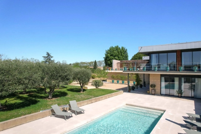 Uzes Area for sale for 1,295,000&euro; in Gard, Languedoc-Roussillon