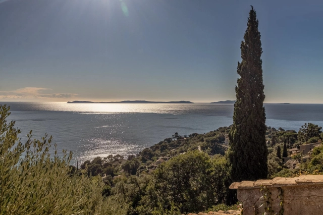 Provence Coast (Cassis to Cavalaire) for sale for 1,800,000&euro; in Var, Provence-Alpes-Côte-d\'Azur