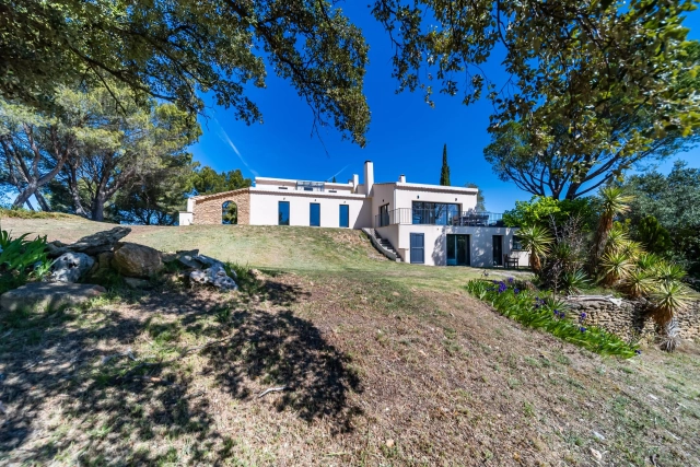 Avignon and North Provence for sale for 2,100,000&euro; in Vaucluse, Provence-Alpes-Côte-d\'Azur