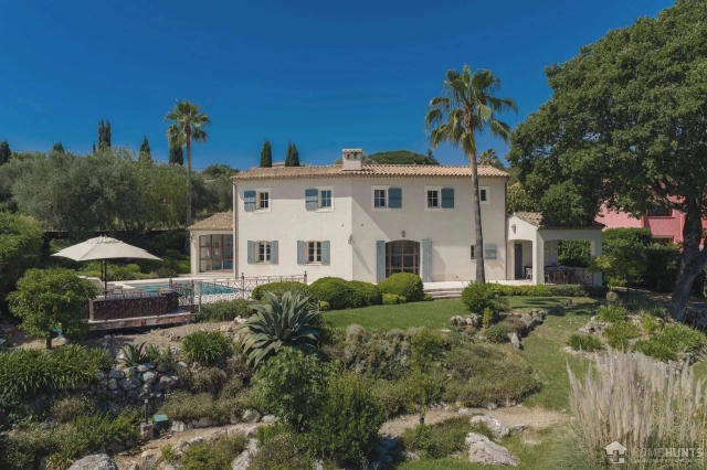 5 Bedroom(s) - 4 Bathroom(s) - 2,000m² land for sale in Alpes-Maritimes, Provence-Alpes-Côte-d'Azur, France - FrenchPropertyPortal.com Mougins, Valbonne, Grasse Area for sale for 2,150,000€ in Alpes-Maritimes, Provence-Alpes-Côte-d'Azur