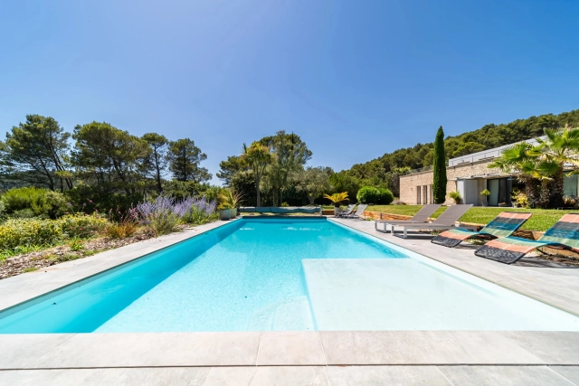 Avignon and North Provence for sale for 1,596,000&euro; in Vaucluse, Provence-Alpes-Côte-d\'Azur