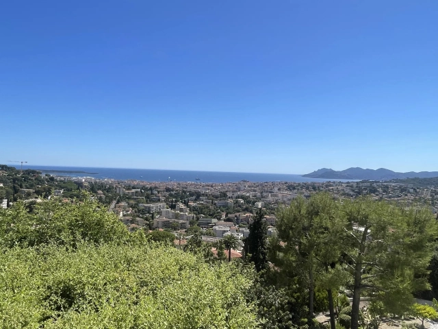 2 Bedroom(s) - 2 Bathroom(s) - 0 m² land for sale in Alpes-Maritimes, Provence-Alpes-Côte-d'Azur, France - FrenchPropertyPortal.com Cannes Area for sale for 950,000€ in Alpes-Maritimes, Provence-Alpes-Côte-d'Azur