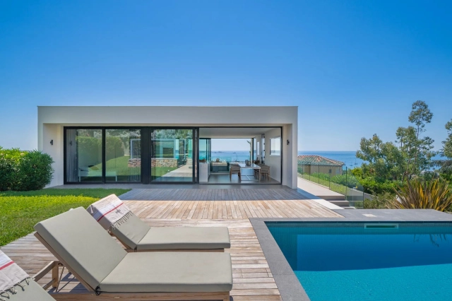 5 Bedroom(s) - 5 Bathroom(s) - 1,500m² land for sale in Alpes-Maritimes, Provence-Alpes-Côte-d'Azur, France - FrenchPropertyPortal.com Antibes Area for sale for 3,350,000€ in Alpes-Maritimes, Provence-Alpes-Côte-d'Azur