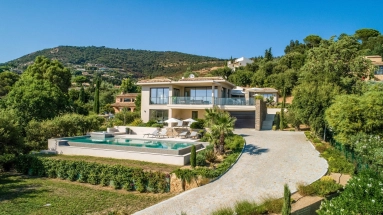 5 Bedroom(s) - 2 Bathroom(s) - 3,036m² land for sale in Var, Provence-Alpes-Côte-d\'Azur, France - FrenchPropertyPortal.com St Raphaël, Ste Maxime Area for sale for 3,999,000€ in Var, Provence-Alpes-Côte-d\'Azur
