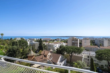 2 Bedroom(s) - 1 Bathroom(s) - 0 m² land for sale in Alpes-Maritimes, Provence-Alpes-Côte-d'Azur, France - FrenchPropertyPortal.com Cannes Area for sale for 960,000€ in Alpes-Maritimes, Provence-Alpes-Côte-d'Azur