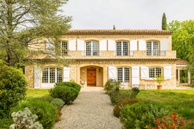 6 Bedroom(s) - 3 Bathroom(s) - 3,645m² land for sale in Bouches-du-Rhône, Provence-Alpes-Côte-d'Azur, France - FrenchPropertyPortal.com Aix en Provence Area for sale for 1,650,000€ in Bouches-du-Rhône, Provence-Alpes-Côte-d'Azur