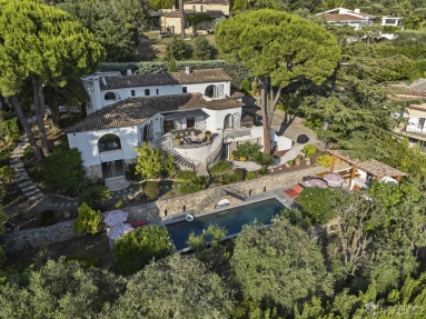 5 Bedroom(s) - 5 Bathroom(s) - 2,025m² land for sale in Alpes-Maritimes, Provence-Alpes-Côte-d'Azur, France - FrenchPropertyPortal.com Mougins, Valbonne, Grasse Area for sale for 2,600,000€ in Alpes-Maritimes, Provence-Alpes-Côte-d'Azur
