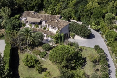 5 Bedroom(s) - 2 Bathroom(s) - 3,291m² land for sale in Alpes-Maritimes, Provence-Alpes-Côte-d'Azur, France - FrenchPropertyPortal.com Vence, St. Paul Area for sale for 1,590,000€ in Alpes-Maritimes, Provence-Alpes-Côte-d'Azur