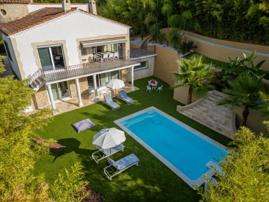 5 Bedroom(s) - 2 Bathroom(s) - 800m² land for sale in Alpes-Maritimes, Provence-Alpes-Côte-d'Azur, France - FrenchPropertyPortal.com Cannes Area for sale for 2,400,000€ in Alpes-Maritimes, Provence-Alpes-Côte-d'Azur