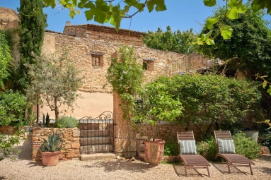 Uzes Area for sale for 1,295,000&euro; in Gard, Languedoc-Roussillon