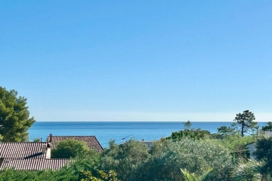 4 Bedroom(s) - 4 Bathroom(s) - 1,815m² land for sale in Var, Provence-Alpes-Côte-d\'Azur, France - FrenchPropertyPortal.com St Raphaël, Ste Maxime Area for sale for 1,350,000€ in Var, Provence-Alpes-Côte-d\'Azur