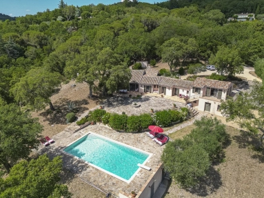 4 Bedroom(s) - 4 Bathroom(s) - 20,000m² land for sale in Var, Provence-Alpes-Côte-d\'Azur, France - FrenchPropertyPortal.com St. Tropez, Grimaud Area for sale for 1,950,000€ in Var, Provence-Alpes-Côte-d\'Azur