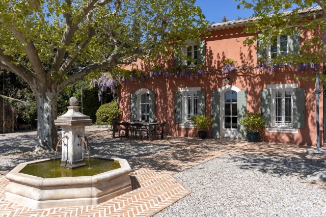 5 Bedroom(s) - 2 Bathroom(s) - 11,970m² land for sale in Var, Provence-Alpes-Côte-d\'Azur, France - FrenchPropertyPortal.com Provence Coast (Cassis to Cavalaire) for sale for 1,690,000€ in Var, Provence-Alpes-Côte-d\'Azur