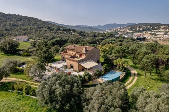 St Raphaël, Ste Maxime Area for sale for 11,000,000&euro; in Var, Provence-Alpes-Côte-d\'Azur
