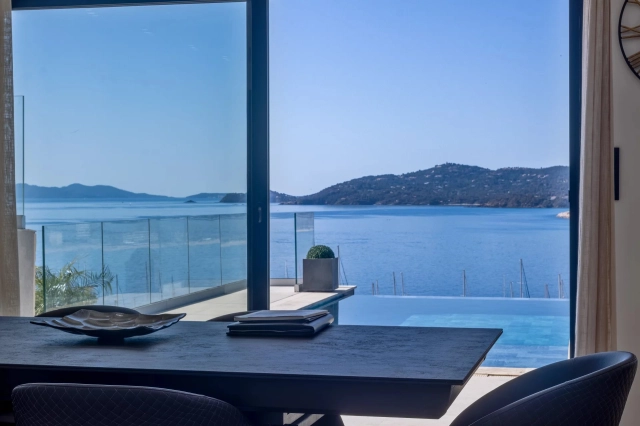 4 Bedroom(s) - 2 Bathroom(s) - 1,666m² land for sale in Var, Provence-Alpes-Côte-d\'Azur, France - FrenchPropertyPortal.com Provence Coast (Cassis to Cavalaire) for sale for 4,200,000€ in Var, Provence-Alpes-Côte-d\'Azur