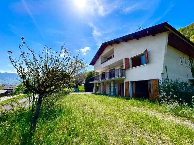 6 Bedroom(s) - 4 Bathroom(s) - 2,217m² land for sale in Haute-Savoie, Rhône-Alpes, France - FrenchPropertyPortal.com ANNECY / AIX LES BAINS for sale for 1,750,000€ in Haute-Savoie, Rhône-Alpes
