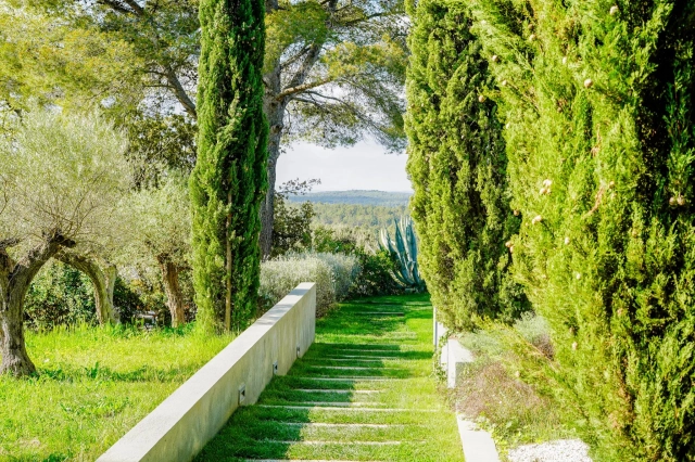 8 Bedroom(s) - 7 Bathroom(s) - 2,440,000m² land for sale in Var, Provence-Alpes-Côte-d\'Azur, France - FrenchPropertyPortal.com Var Countryside (Fayence, Lorgues, Cotignac) for sale for 6,950,000€ in Var, Provence-Alpes-Côte-d\'Azur